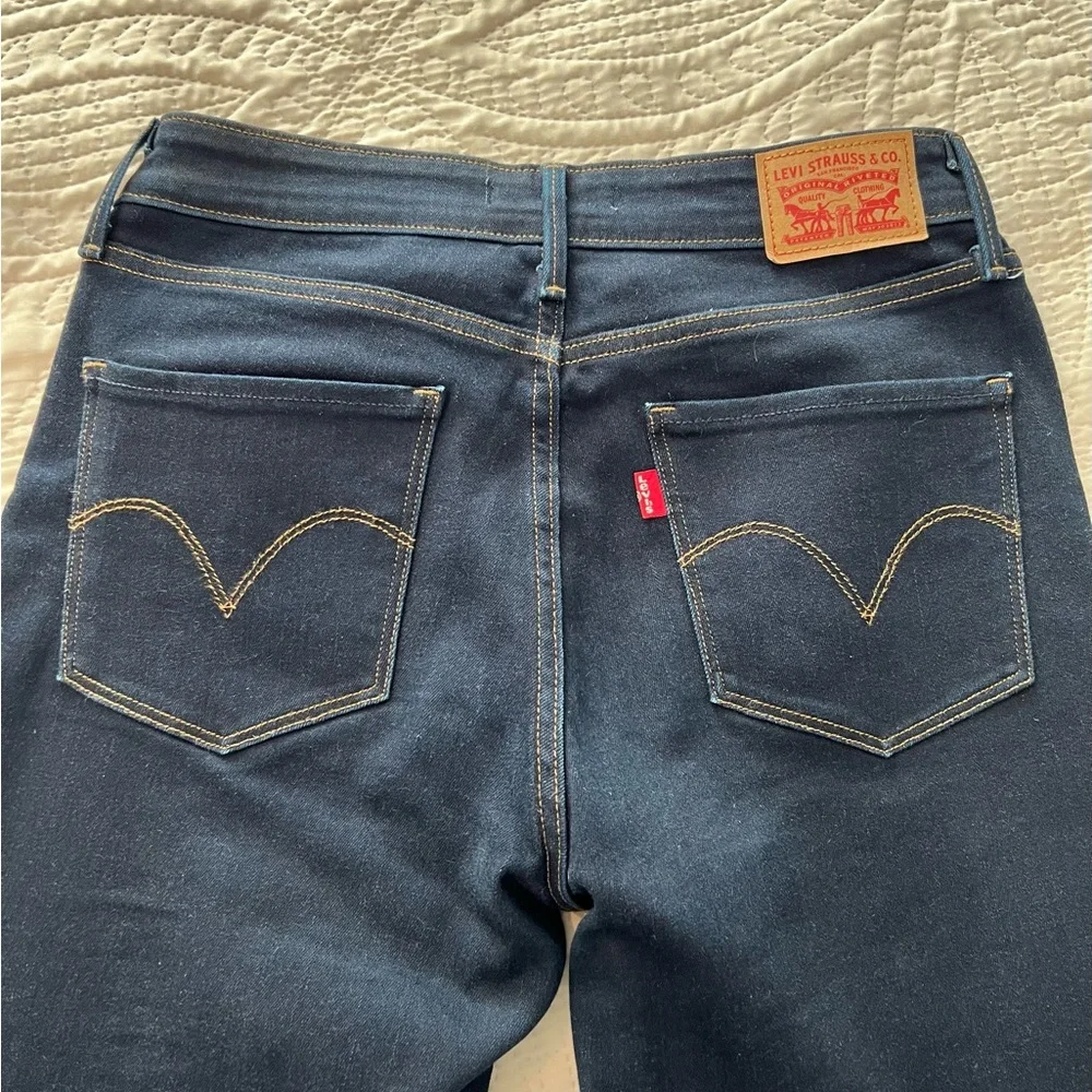 Levi’s Mid Rise Skinny Jeans - Picture 3 of 6